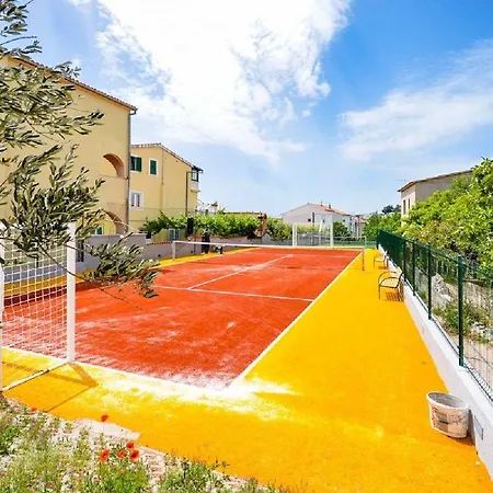 Pool & Sport Holiday Apartamento Tribalj