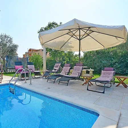 Pool & Sport Holiday * Tribalj