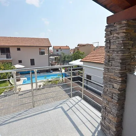 Pool & Sport Holiday Tribalj
